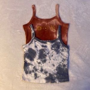 Tie-dye cropped tank tops